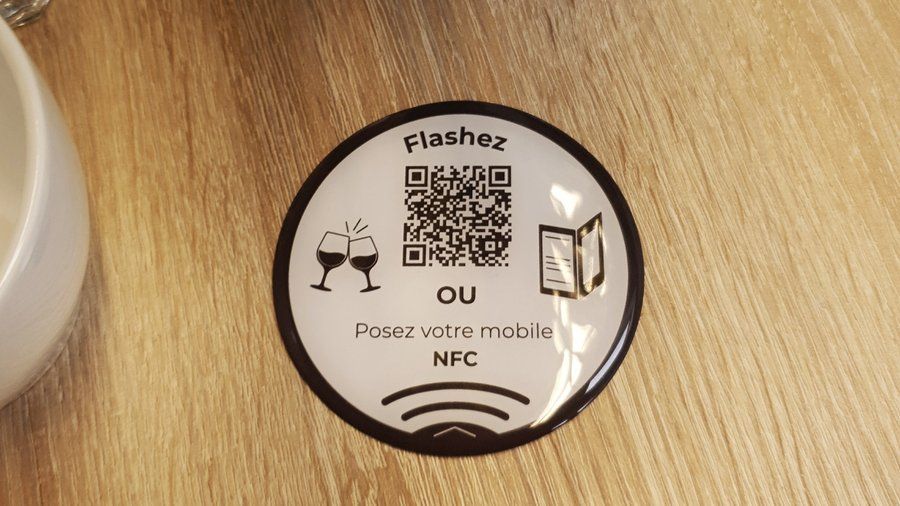 vazeeapp's tweet photo. Bars et restaurants : finies les cartes, grâce au dôme intelligent et QR code de la start-up française Vazee 
https://t.co/jlFcgQffIA
#CHD #QRCode #COVID19 #restaurants #bars https://t.co/1bFDvdnodI