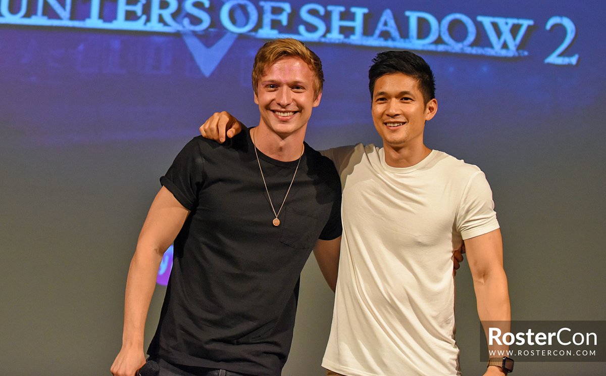 RosterCon's tweet image. Il y a 2 ans / 2 years ago : #THOS2 by @WeventsProd
Panel avec #HarryShumJr et #WillTudor
Panel with Harry Shum Jr and Will Tudor