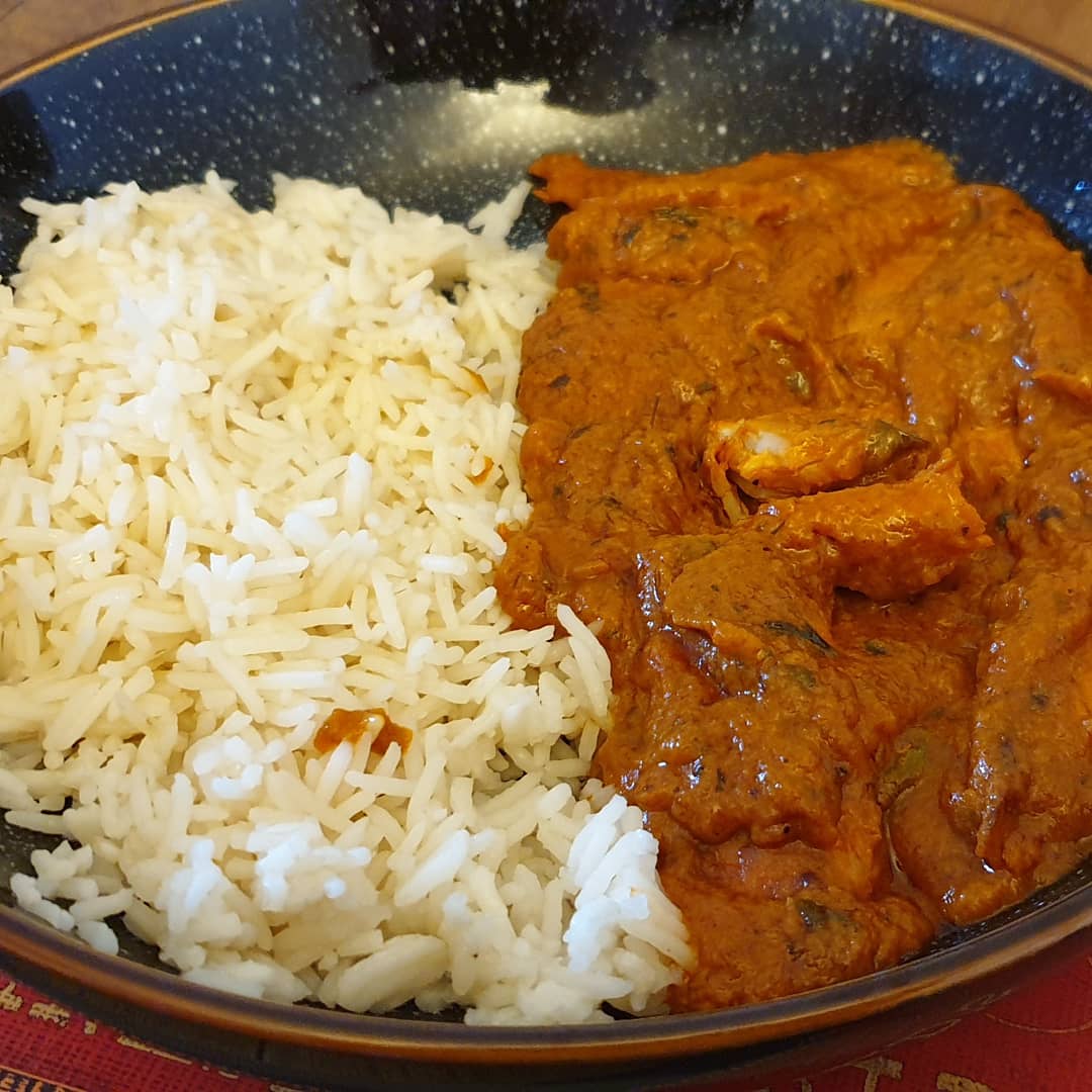 Glensandeman's tweet image. Tikka masala

Naked Glory tikka tenderstrips in a Spice Tailor original tikka masala sauce served with basmati rice.

Quick, creamy, saucy, beautifully spiced. Gorgeous. 

#vegetarian #SpiceTailor  #NakedGloryTikkaTenderstrips #NakedGlory