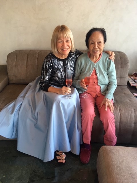 This is the Rochas skirt I refer to in my  @imranamed  @BoF talk (pic with my mother ) whose deep pockets can contain my phone, specs, keys, credit cards, hairbrush, lipstick, eyeliner and my business card case, and you can't tell.   @PocketsProject  #pockets