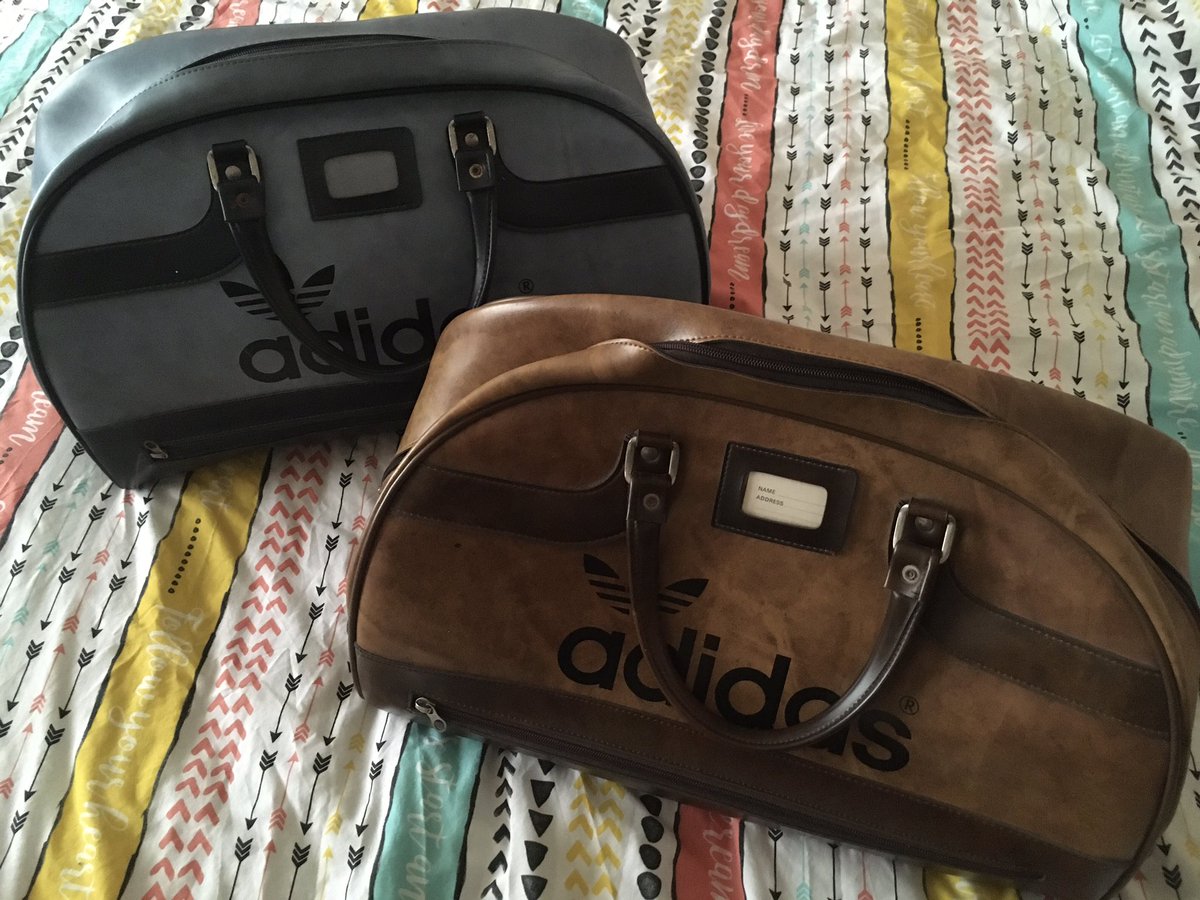 sicarni's tweet photo. #Adidasbags #peterblack vintage bags 😍 https://t.co/E4KOJNFNG8