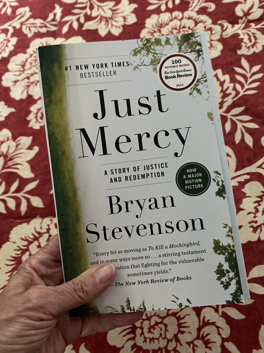 StaceyFawley's tweet photo. Finally got my book! 😊 @CarrieTracy96 #SiglerNation Time to get started. 👍 https://t.co/zAXVJi98hv