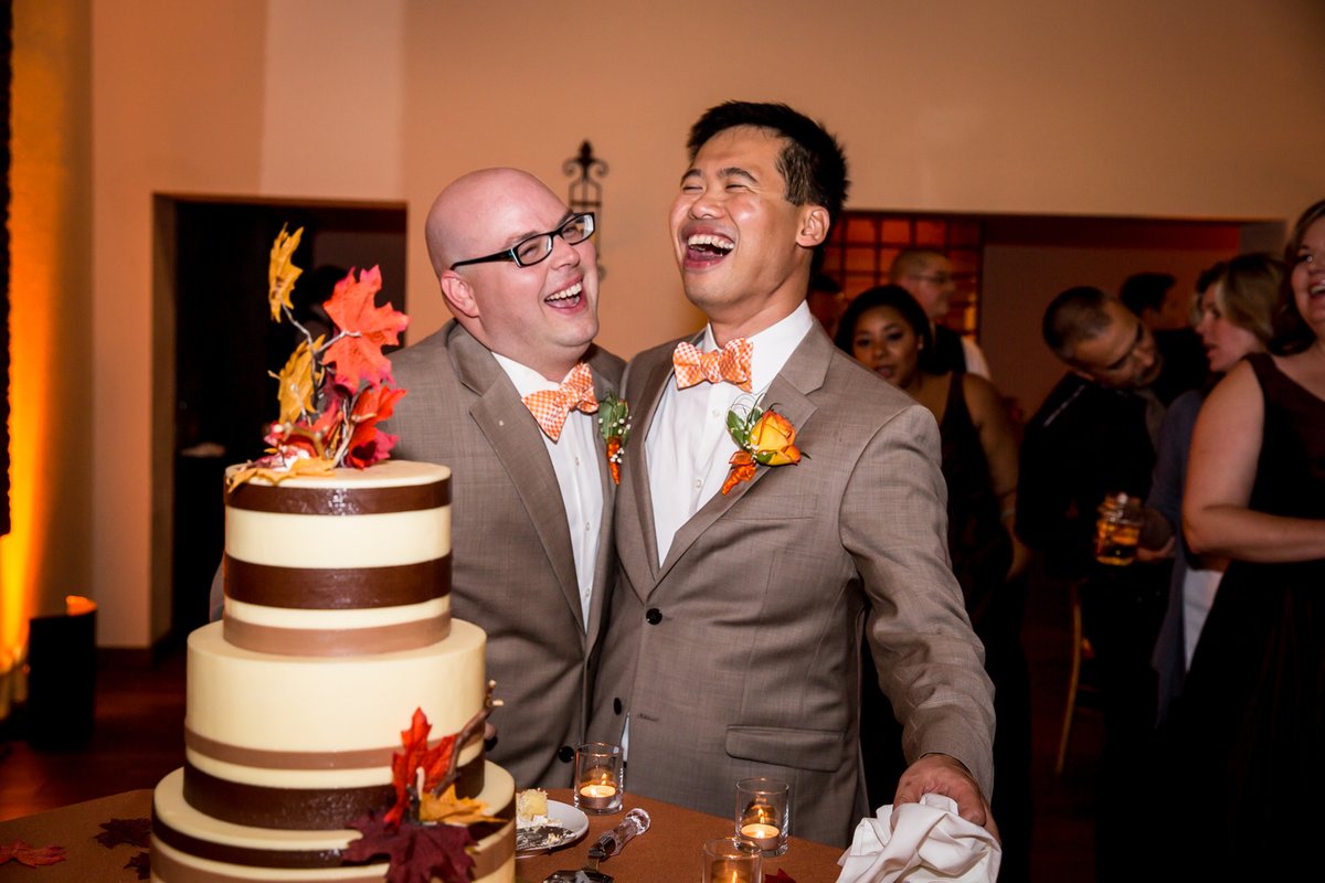 sgrace_events's tweet photo. Happy #Pride Month! 🏳️‍🌈 I’m a huge supporter of all love. You want to laugh a whole lot and have fun? I’m 110% down for that and here for you!

Let’s chat and share a laugh or two. @eliphotographer2019⁠ @wente⁠ https://t.co/XtnzL3qKcD