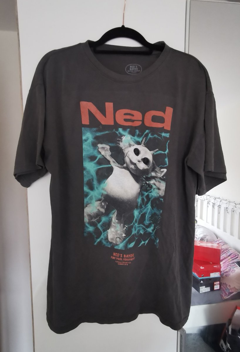 taxicab___'s tweet photo. 💛 giveaway time 💛

this is for a limited edition t-shirt from the pop-up ned's bayou store in ohio in large!

🌍worldwide giveaway🌍

to enter:
💛like &amp; rt this tweet
💛follow me @taxicab___

💛tag a friend for bonus entry - (optional)

🤩winner will be announced 1st July🤩 https://t.co/akbm13E4yM