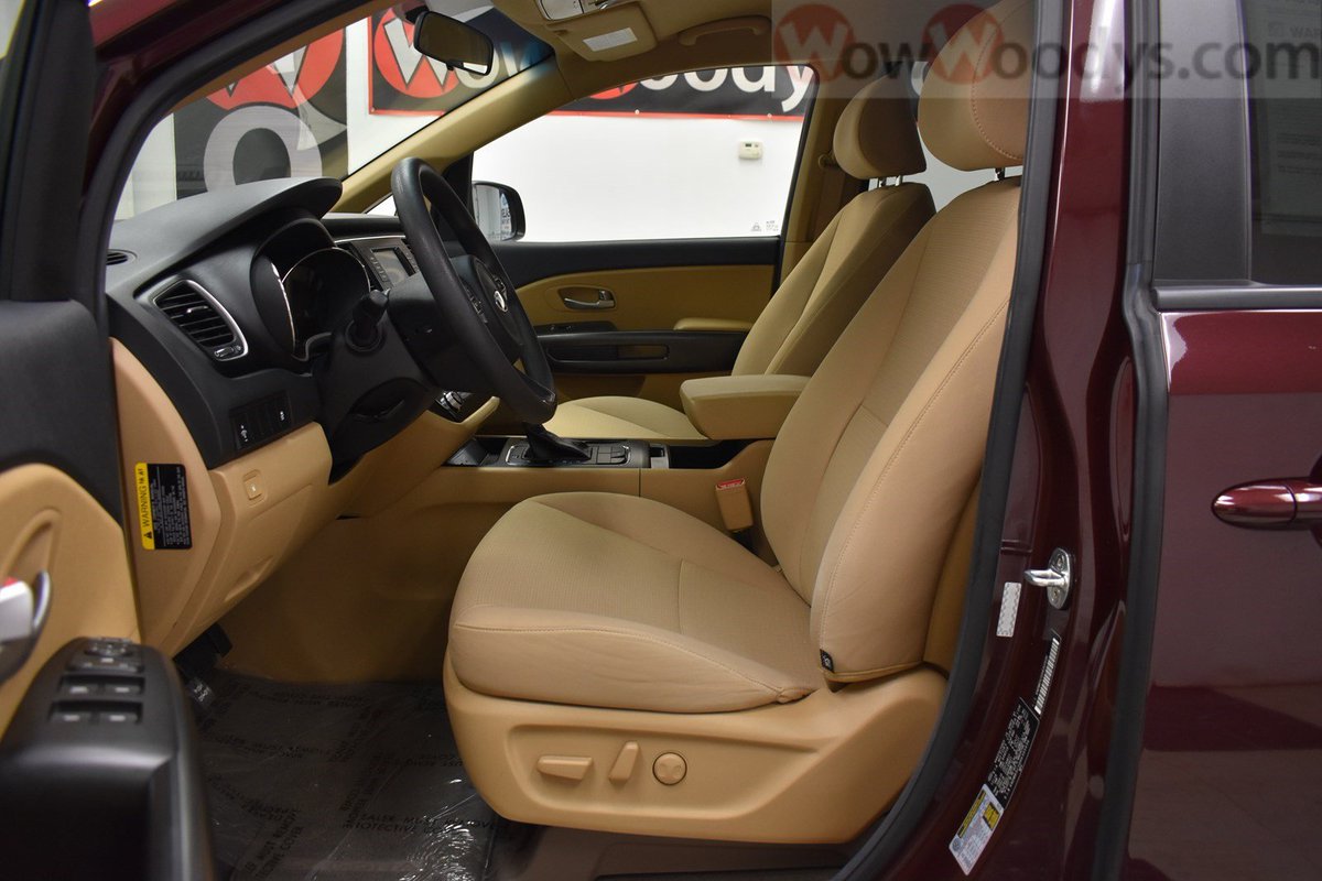 MAGCDJR's tweet image. One Owner! This Kia Sedona LX has a dependable FWD 3.3L V6 engine with amazing options including a 5" Media Center, Backup Camera, &amp;amp; Third Row Seating! See more at wowcarbuying.com/kia #KIA #ThirdRow #KiaSedona #Sedona #Kiaforsale