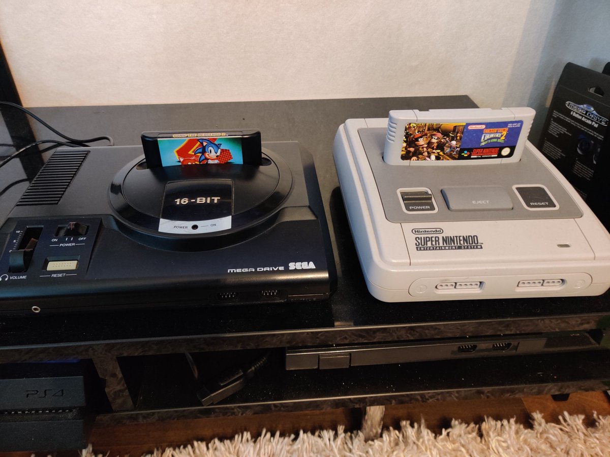 GameMistress on Twitter: "Two incredible bit The Sega Mega Drive / Genesis VS The Super Nintendo. Which one do you prefer and which games did play? #retrogaming https://t.co/52ytHZfCPb" /