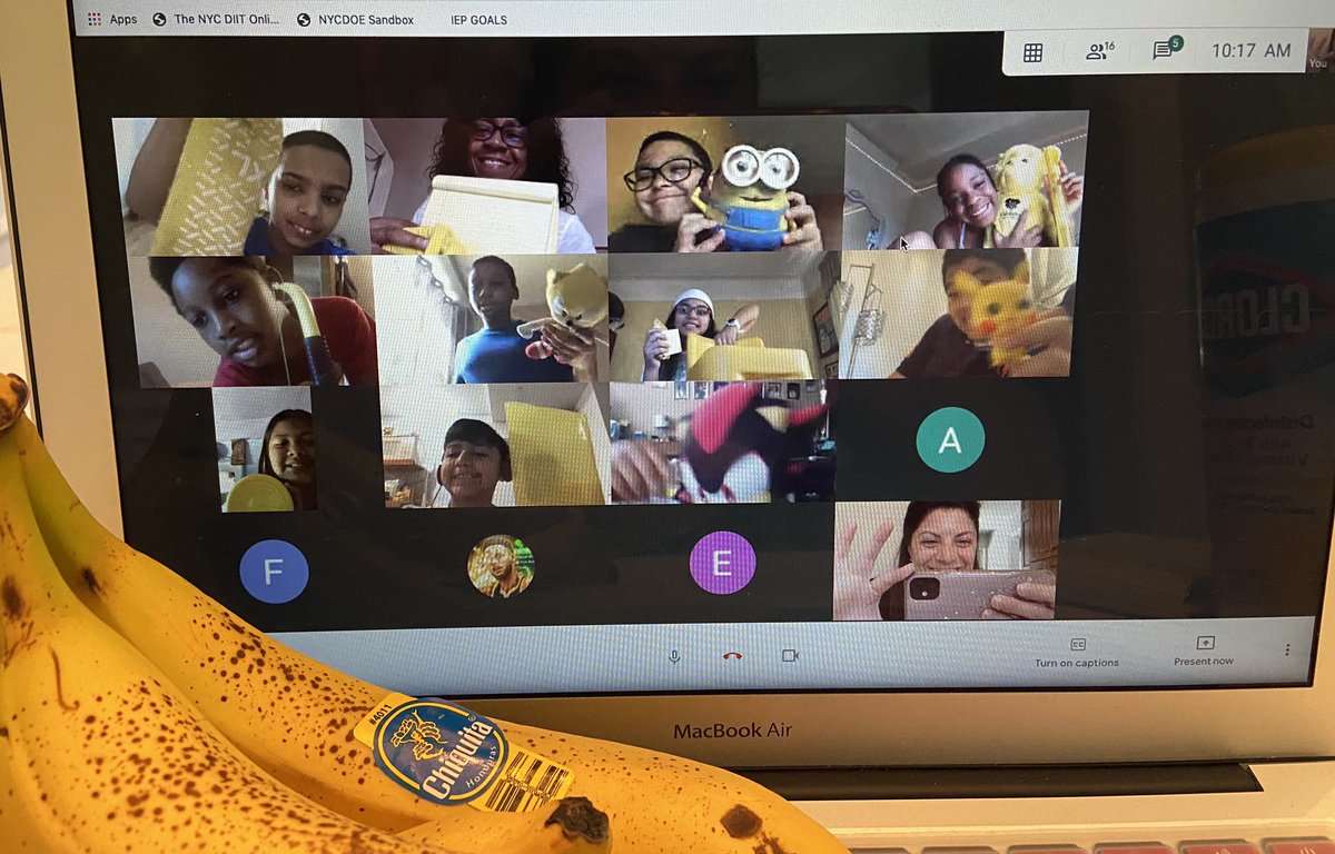 angelo_tara's tweet photo. Celebrating our end of the year with a scavenger hunt!! Can you guess what color we were looking for? 👀 @Ps112Q @nycdistrict30 @paulaangl @MrWitkes112Q @Amare112Q https://t.co/lzZFuJUB4k