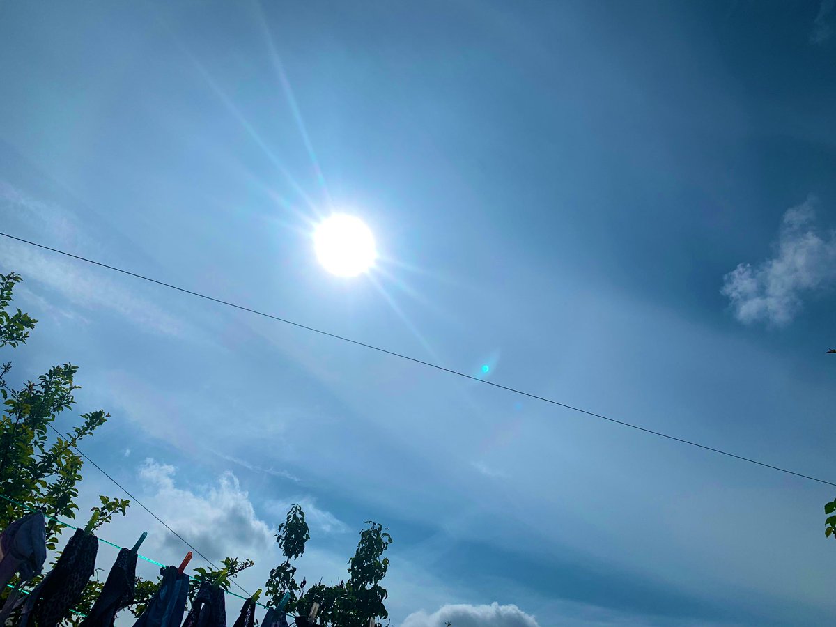 joydunlop's tweet photo. There might be blue skies and sunshine for many areas right now but thunderstorms are already moving in from the south west. I’ll have more information this afternoon on #bbcdrivetime @BBCRadioScot with the fab @Fionasstalker. #weather https://t.co/k6QKs5fhuw
