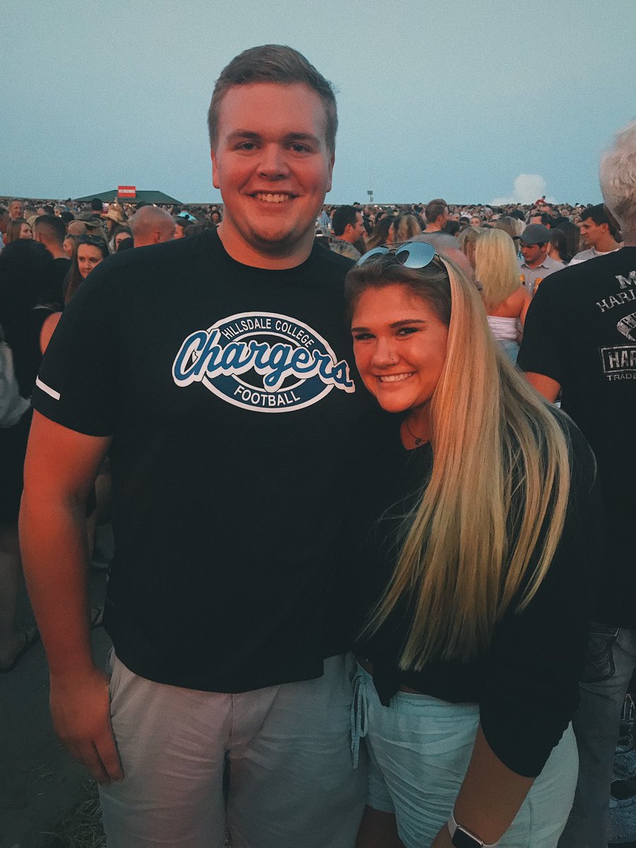 toribell_'s tweet photo. two years ago i told him i didn’t want a boyfriend and look where that got me🥺🥺🥺 https://t.co/QcWcgL7oZM