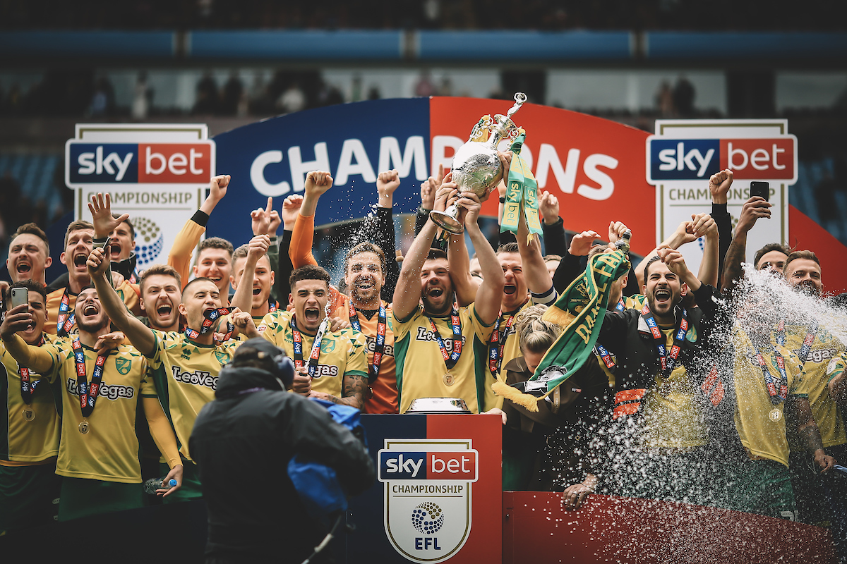NorwichCityFC's tweet photo. 🥳 𝘑𝘶𝘯𝘦 1️⃣7️⃣𝘵𝘩, 1️⃣9️⃣0️⃣2️⃣ 🥳

#OnThisDay 1️⃣1️⃣8️⃣ years ago, a meeting between Robert Webster and Joseph Cowper-Nutchey led to the birth of Norwich City Football Club! 🎂 https://t.co/QM8MQitkOx