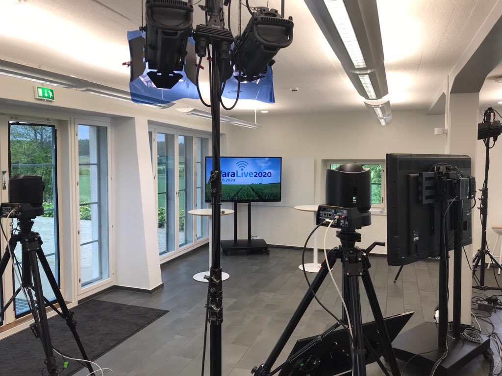 LHeimala's tweet photo. Kotikatsomot valmiina? Huomenna tärähtää #YaraLive2020 klo 9 🖥 🤳 Vielä ehdit mukaan, käy ilmoittautumassa https://t.co/ZlHr1aibCt. Agendalla niin tämän päivän vinkkejä kuin huomisen oivalluksia. Nähdään livessä 👍 @YaraSuomi https://t.co/LnfnIl0E4V