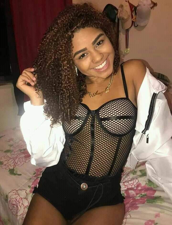 DjGeleiadaRC's tweet photo. Amigo:

Coe mano joguei nos na boa, vamo ali pega umas minas.😍🤗

A que ele vai pega / a que ele desenrolou pra min.. https://t.co/pLRZE4UD6Y