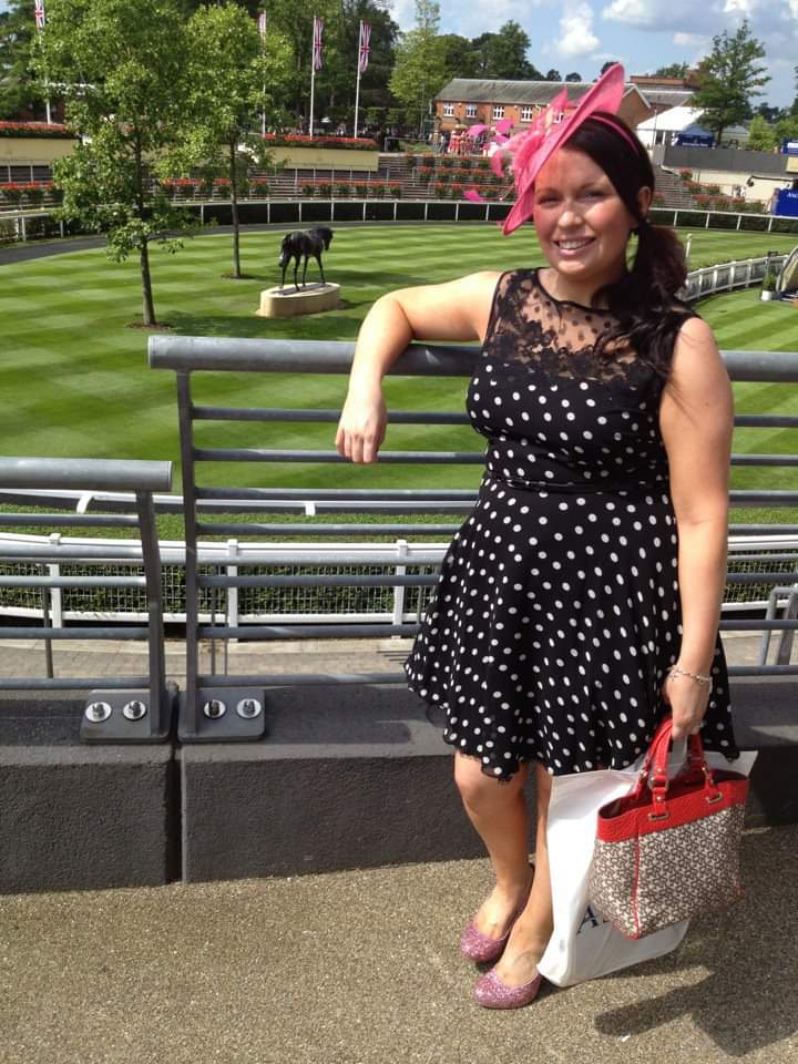 85Eclair's tweet image. Wish I was in my most favourite place today ❤️
#royalascot #RoyalAscot2020 @itvracing @Ascot