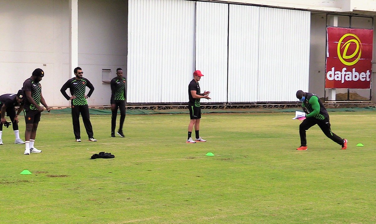 ZimCricketv's tweet photo. Results from last week’s coronavirus tests on @ZimCricketv players and coaching staff have all returned as negative, giving the entire squad called up for training the green light to get down to business

#Covid19Results #ZimbabweCricket #TrainingResumes #BowlOutCovid19 https://t.co/olIzsYDtTG