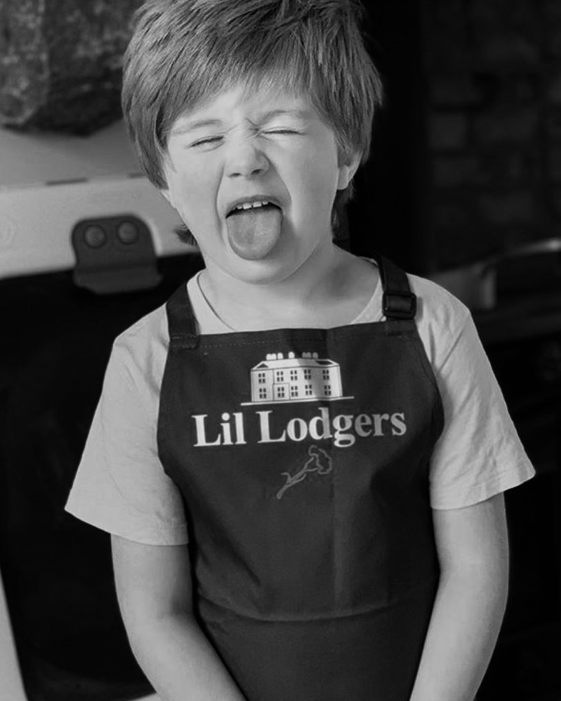 vicsfalling's tweet image. Theo Horan as Niall Horan; a thread.