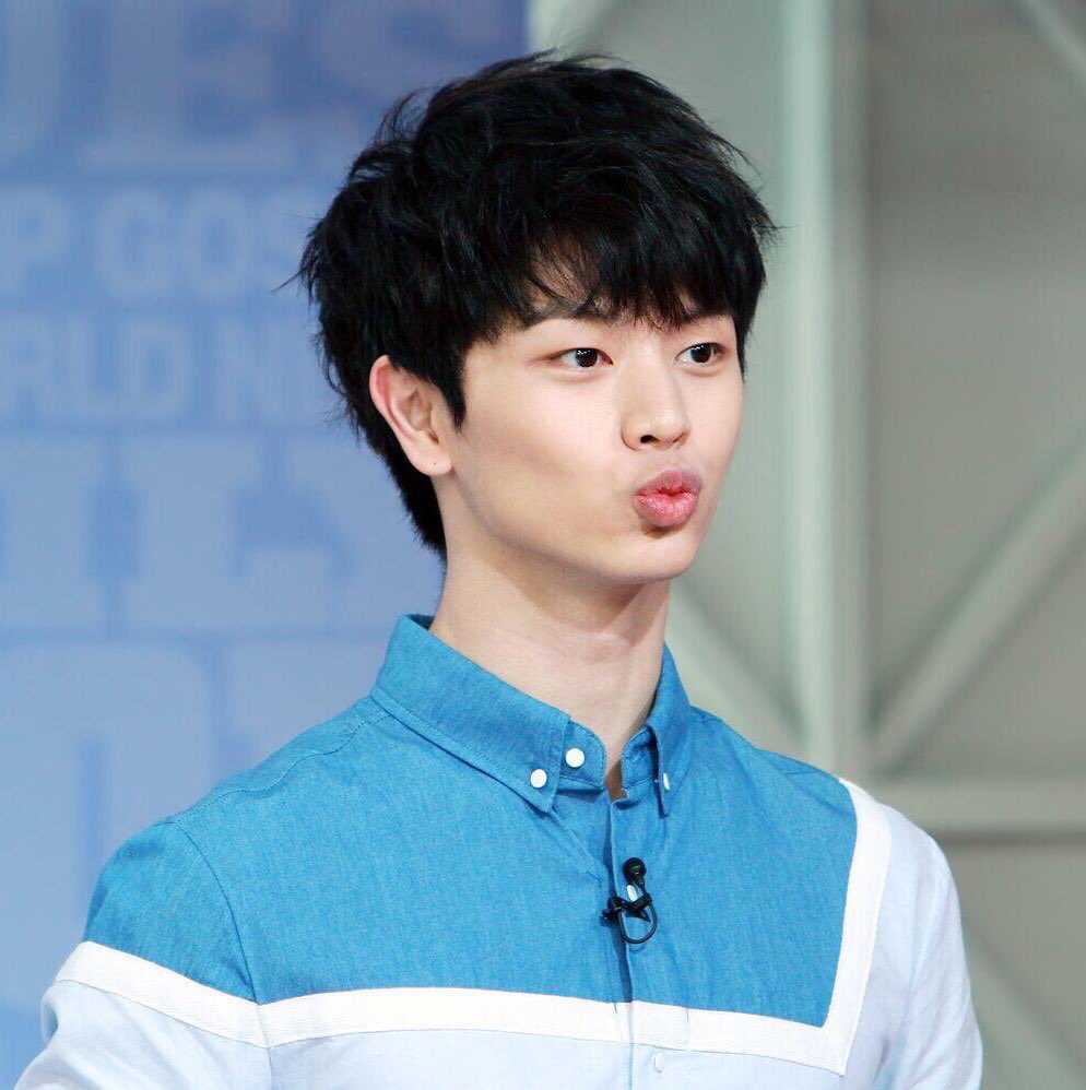 ᴅ-516throwback to 140616 sungjae  congrats on your ceremony! <3