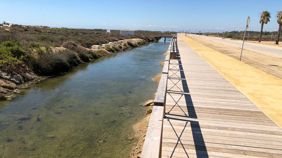 MedioAmbAND's tweet image. 🛣️ La consejera @CarmenCrespoPP inaugura el #sendero ciclista 🚴🏻‍♂️ y peatonal 🚶🏻 de #Camposoto en la localidad gaditana de #SanFernando

Esta infraestructura apuesta por la movilidad #sostenible ♻️ en el Parque Natural Bahía de #Cadiz 🌄

#MedioAmbiente #Andalucia