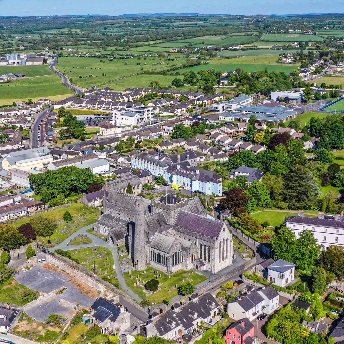AeroskyUAV's tweet photo. St. Canice’s Cathedral, Kilkenny City is a 13th century Church of Ireland Cathedral with adjoining 100ft high 9th century round tower dedicated to St. Canice. #kilkenny #leinster #ireland #visitkilkenny #stcanice #irelandsancienteast #visitireland #discoverireland @infocathedral https://t.co/FTmFarBgRP
