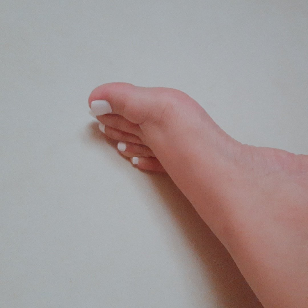 Fernan_da1g's tweet photo. Vendo fotos de mis pies y puedo hacerlo personalizado a tus fantasías mi Instagram es fernan.da1feet, mi KIK: fernan.dita #feetpicsforsale #feetbuyers #feetcurves #Feetcleaner #feetinnylon #feet https://t.co/SvV19ZLd0Q