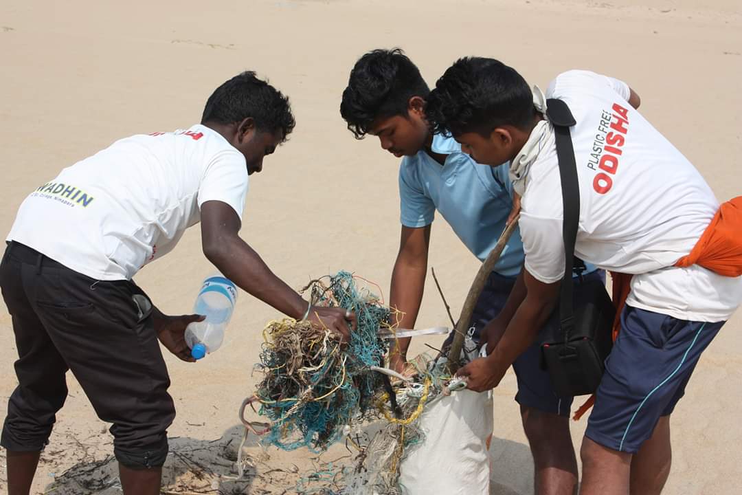 OdishaSeaTurtle's tweet photo. Happy #WorldSeaTurtle Day! Plastic pollution is one major threat to sea turtles.We all have a role to play in fighting back against the plastic waste choking our oceans. โป๏ธ
#OpsaForSeaTurtle
#ForNature
#climatechange
@UNEP @moefcc @btushar02 @AnkitKumar_IFS @Puri_Official https://t.co/Kvl54bKZ9G