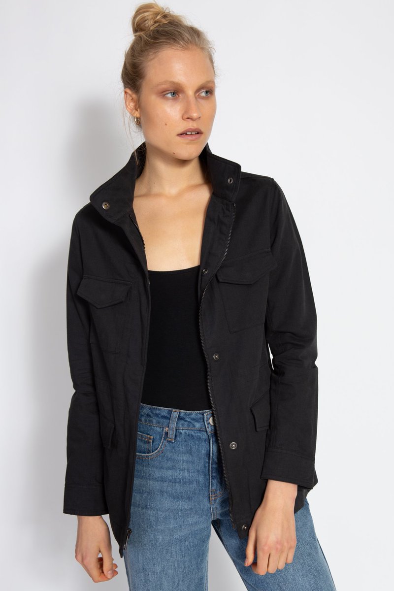 Nuovo annuncio sul blog: questa volta un'ottima occasione per un giubbotto Hemp Tailor (ex Hoodlamb) nero, perfetto per questo meteo ballerino!
Tutti i dettagli nel post appena pubblicato stiletico.com/2020/06/annunc…