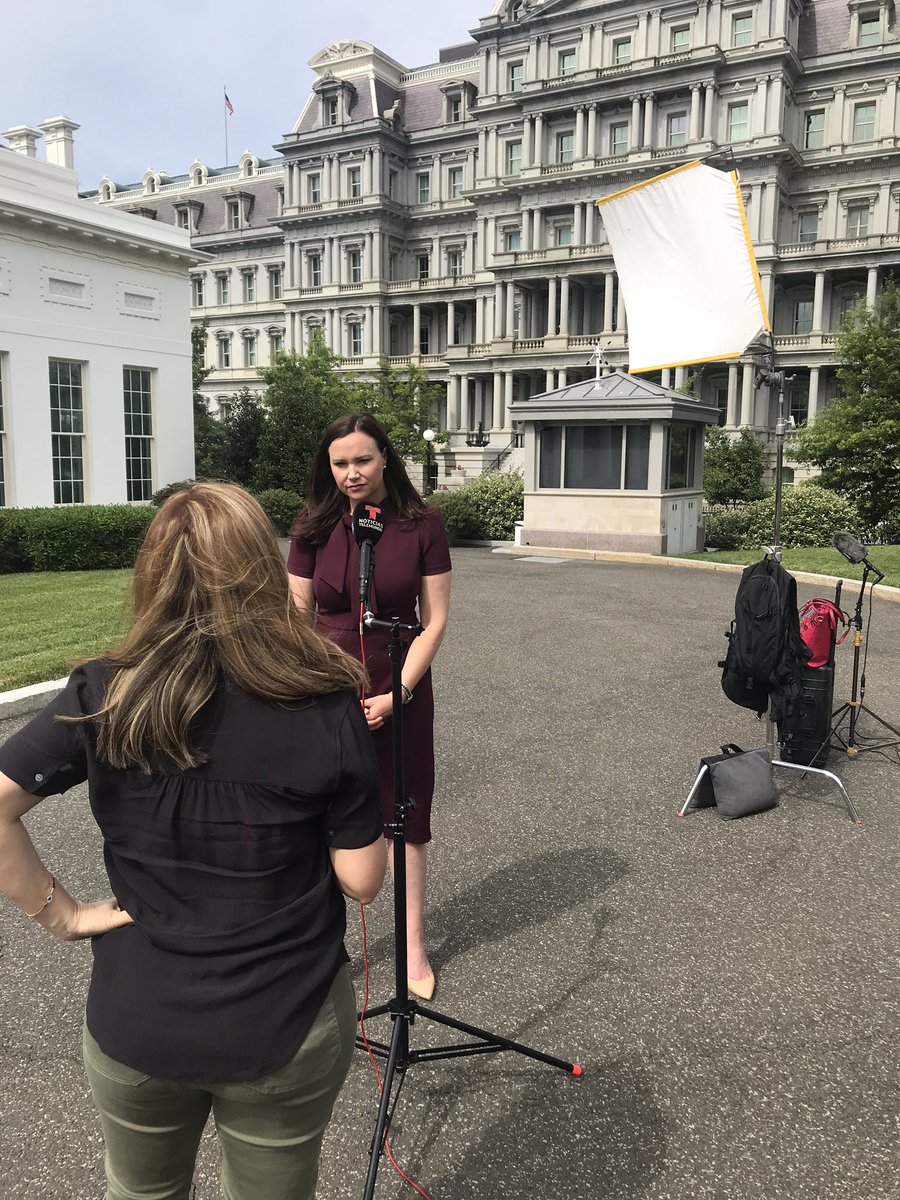 anthony_cruz45's tweet photo. Ahead of today’s Executive Order signing by @realDonaldTrump, FL @AGAshleyMoody spoke with @TelemundoNews and @NTN24, reaching many Hispanic households across Florida and the nation. #Sayfie https://t.co/srzSGC6aaI