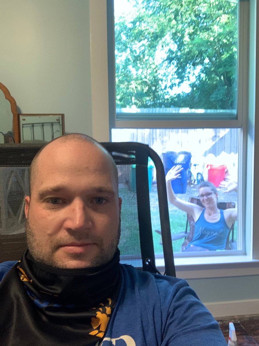 saltngrace46's tweet photo. Lawn chairs come in handy when your spouse has covid but you’re midway through a Hulu series.
This would have been way more challenging if we had a 2nd story master.
#COVID #sofarsogood #turnitup #mosquitosareabummer #itsmorefunthisway https://t.co/k9BCT4XvA6