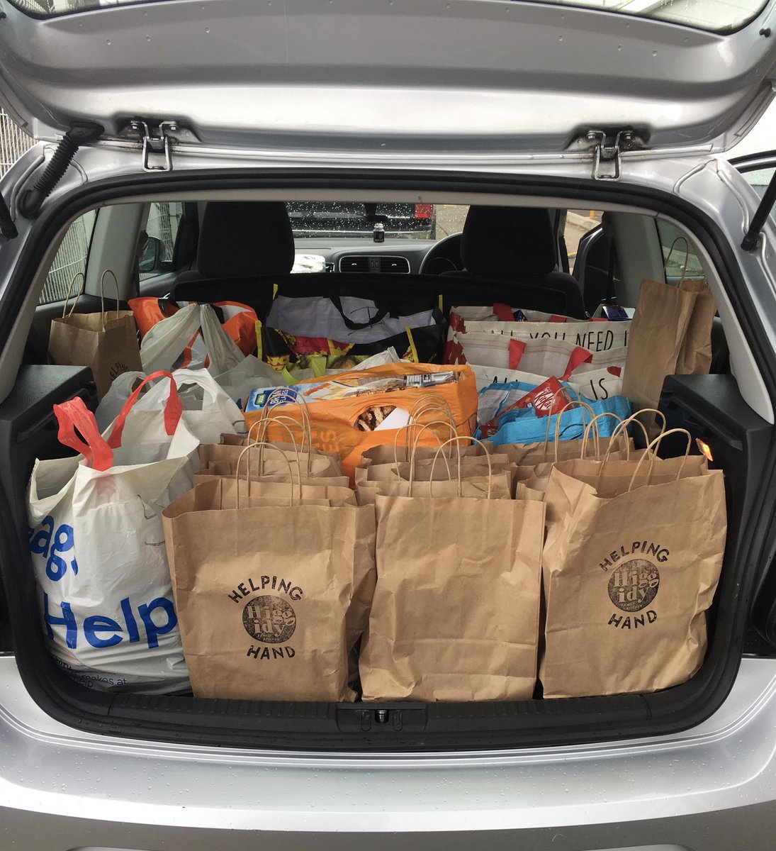 IainWeir64's tweet photo. Another busy morning delivering food parcels for the #EasterTeam in Crawley https://t.co/yHYXp3oLa7