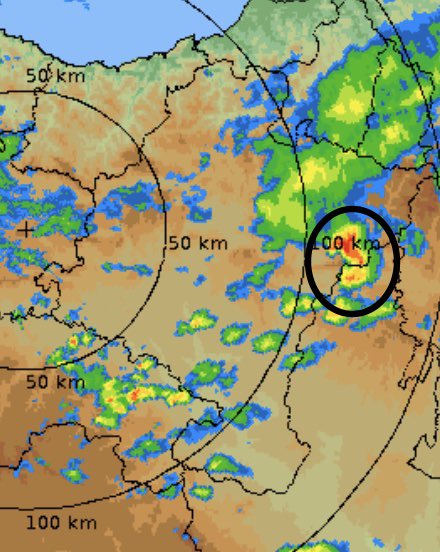ElTiempoNavarra's tweet image. El testimonio d Mikel en el lugar nos confirma lo q el radar d @Euskalmet vio
Estructura tormentosa #BowEcho (forma d arco) en la zona del #Romanzado y norte d la #SierraDeLeire #Navarra
Imágenes d las 15:50 y 16:00h
Estas estructuras suelen dar vientos muy intensos/ huracanados
