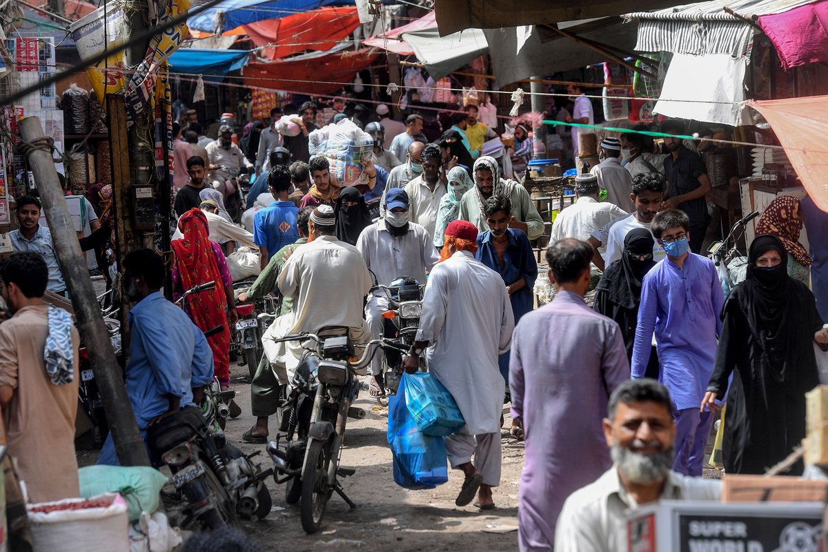 Aware of the realities of a crumbling economy, the WHO has suggested Pakistan’s restrictions be applied two weeks on, two weeks off.Many more nations will have to consider this sort of option as they balance protecting both citizens and the economy  http://trib.al/Racx587 