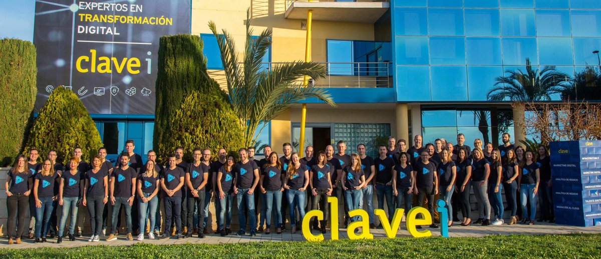 vsg07's tweet photo. 🎂 Hoy es mi "cumpletrabajo"!! Hoy grito alto y fuerte que hago 18 años en #Clavei aprendiendo de todos mis compañeros, trabajando codo con codo tanto con el #EquipoComercial , #ClaveiGes #ClaveiPro. 
💙

#Felicidad #Equipo #ClaveiTD https://t.co/PktfHjhXOT