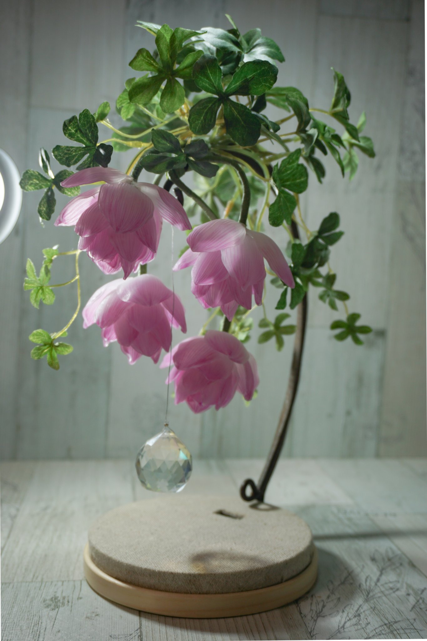 あいろ デキタヨーー 花灯りー逆さ蓮ー です ヤドリギのように他の樹木の上に咲く花のイメージで作ってみました 中央にぶら下がるガラスボールが花の光を反射してキラキラ光ります プラバン あいろいろ T Co Wz3dmydp42 Twitter あいろ デキタヨーー 花灯りー逆さ蓮ー です ヤドリギのように他の樹木の上に咲く花のイメージで作ってみました 中央にぶら下がるガラスボールが花の光を反射してキラキラ光ります プラバン あいろいろ T Co Wz3dmydp42 Twitter