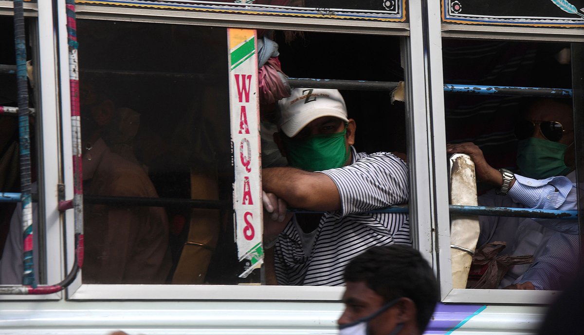 Taking another look at Pakistan, the obstacles to making even a blunt on-off lockdown are clear:Insufficient testing and contact-tracingHigh levels of public distrustLack of cooperation from religious authorities  http://trib.al/Racx587 