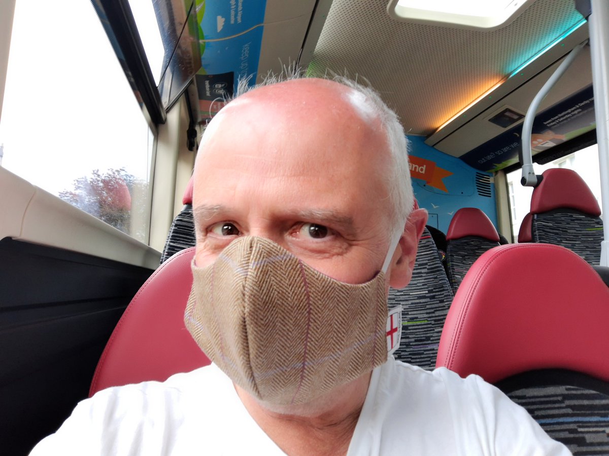 albiondumsday's tweet photo. @DamCou I voted for tweed. My bespoke tweed mask was made by fine tailors @MandBT https://t.co/GeqeklgTrU