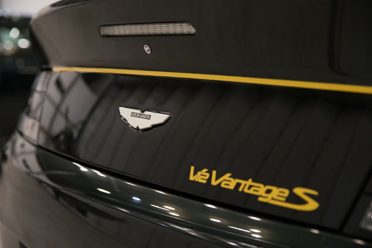 At #QbyAstonMartin our incredibly talented team carry out intricate work to deliver bespoke paint graphics for our customers.  Anything is possible, from pinstriping to stencil work, sometimes involving hundreds of man hours to complete.

What your dream paintwork design be?