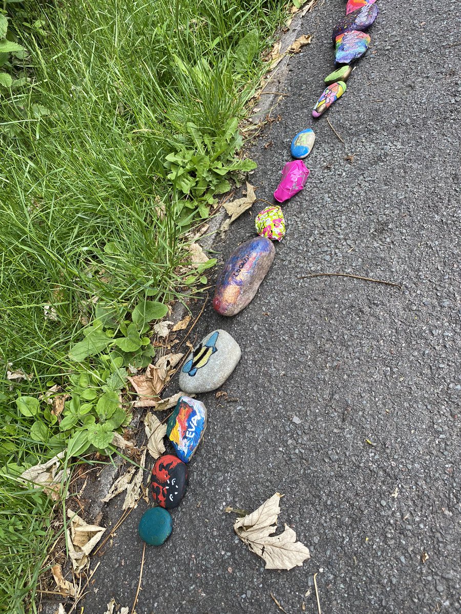 ZoeBrunswick's tweet image. Leo and Eva adding a few painted stones to the #HVCS rock snake @yrhvcs @y3hvcs