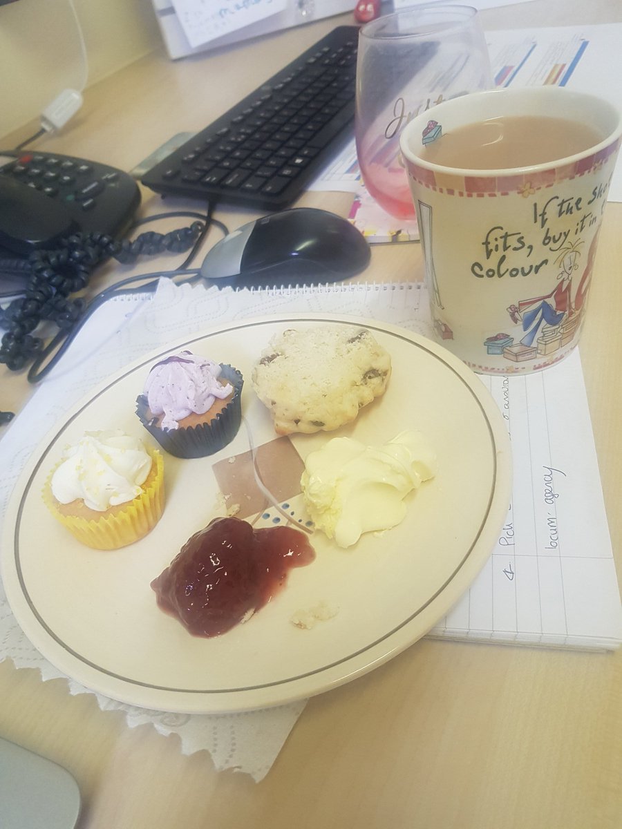 nhsdavies's tweet photo. Today my day didn't start too well. It got better when during a teams meeting my lovely team brought me cake. #covidkindess #teamawesome #cakehelps ❤ https://t.co/QWMfyVC4eV