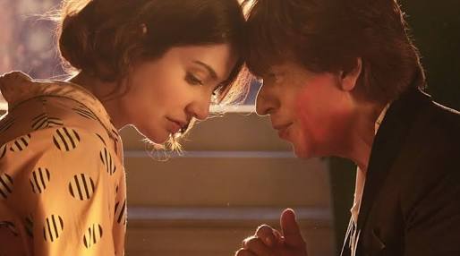 IK_SRKian_'s tweet image. Mere hi ghere me ghumegi har pal tu aise, suraj ke ghere me rehti hai dharti ye jaise, paayegi tu khud ko na mujhse juda..! #MereNaamTu 💘🔥