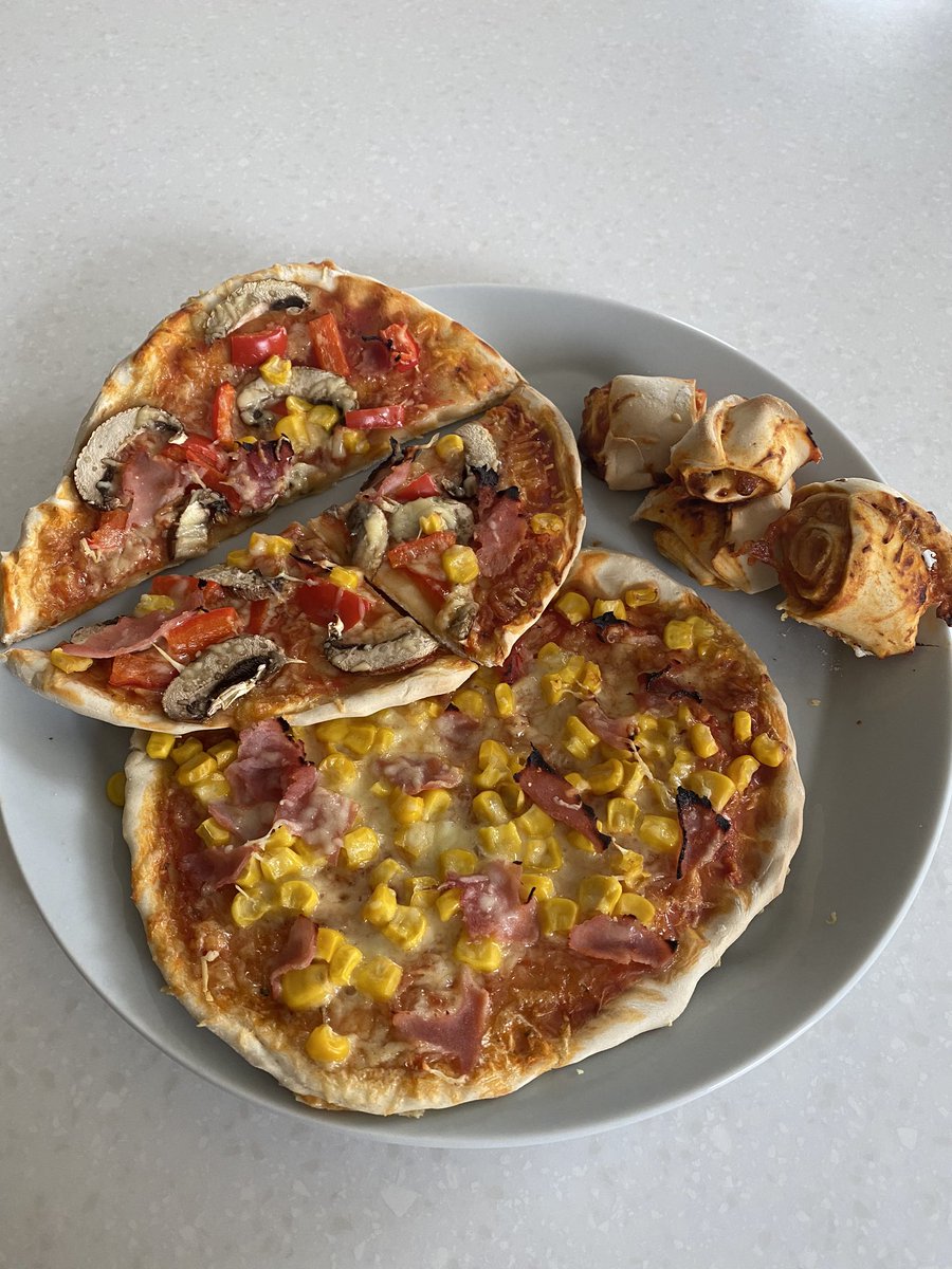 ElginAcHE's tweet image. Smashing the Pizza challenge this weeks! get your cook on and send us a picture of your pizza! 👨🏻‍🍳👩🏻‍🍳🧑🏼‍🍳🍕🍕🍕#pizza #cookdown #getyourcookon #homecooking #TeamEA