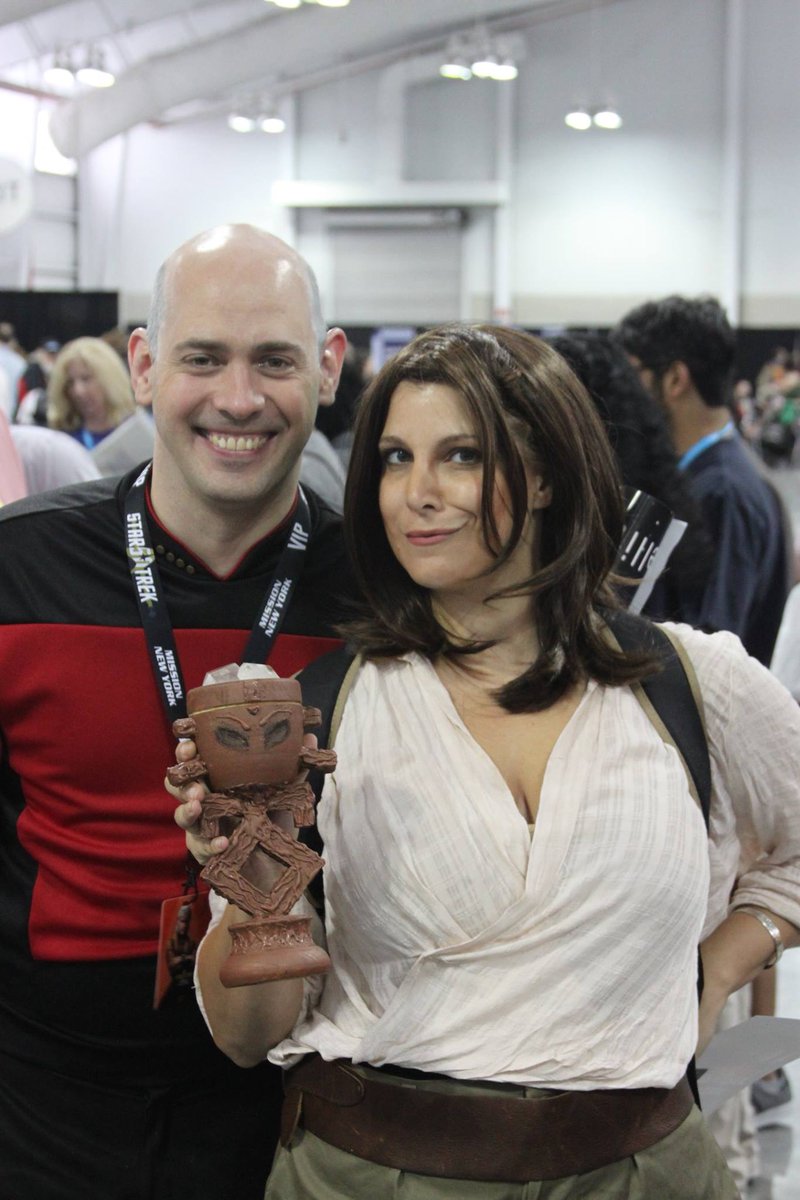 avadigs's tweet photo. Happy #CaptainPicardDay! Love, your favorite sassy space archaeologist. #StarTrek #picardday #picard #TNG #StarTrekTNG #Risa #horgahn #jamaharon #Vash @StarTrek https://t.co/GQQ2Pj82M2