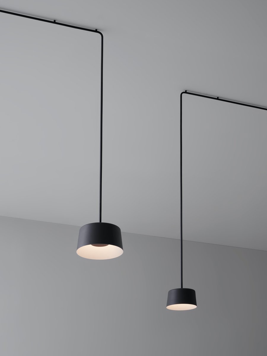 LEnvironments's tweet image. We all love modularity and personalization, especially with a luminaire as beautiful at the Tube from @VibiaLight Stemming from a single connection, a network of tubes allows you to place hanging lamps wherever it makes sense for your layout.
#vibia #vibiamiles #interiordesign