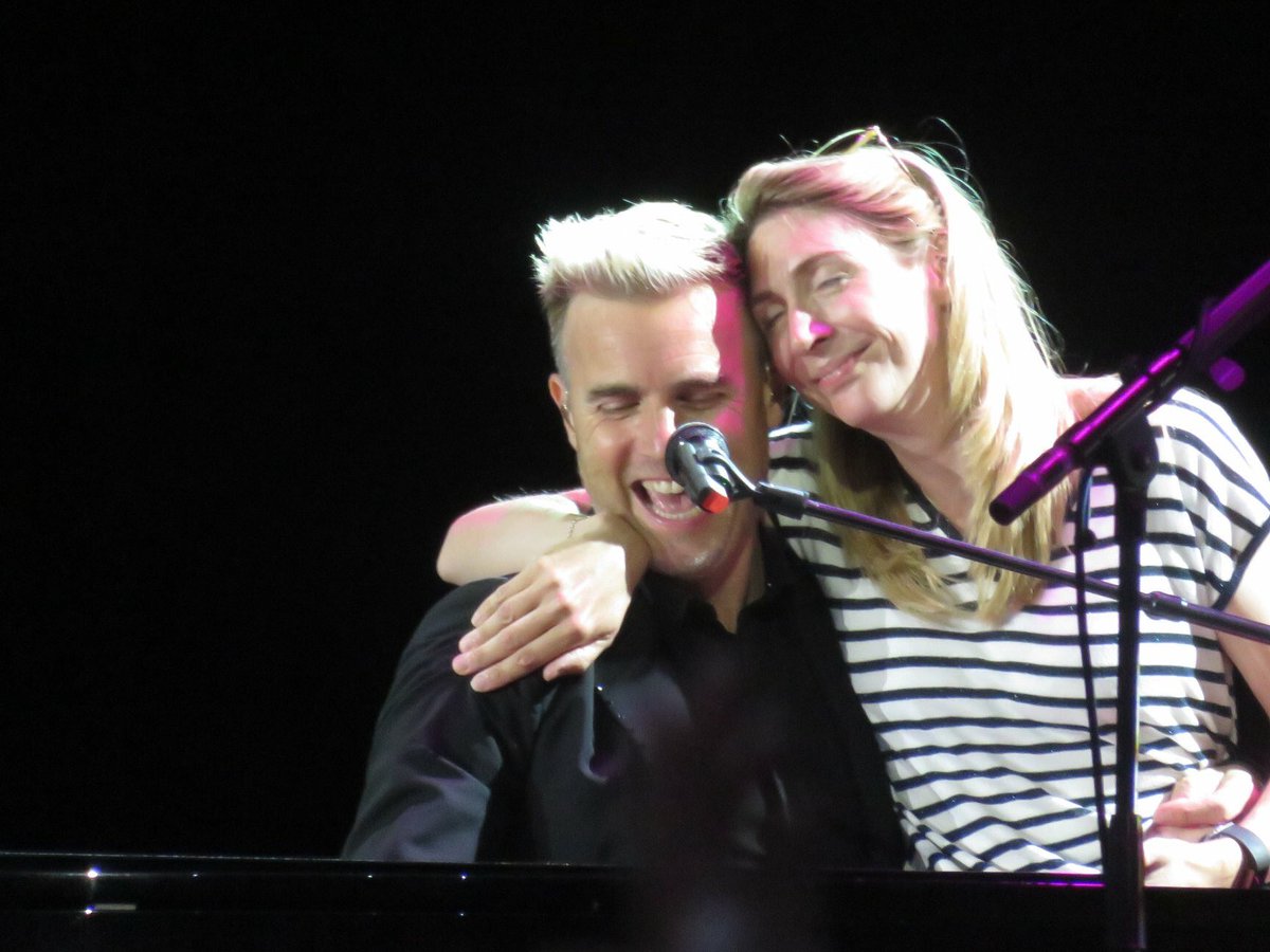 Adelenutt's tweet photo. @GaryBarlow YES! please follow me and these other fab fans x ☺️👍🏻🙏🏻 https://t.co/Pn33QbGcJh