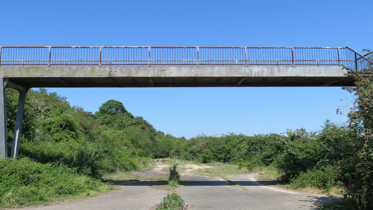 Point 2 on the mastersheet is the old footbridge. This is about the only piece of the old terminal still there in its entirety. You entered the footbridge by passing the replica Viking ship ‘Hugin’ (a gift from Denmark in 1949).