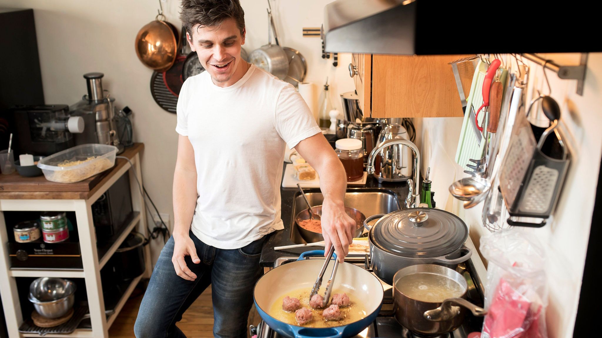 Le Creuset on Twitter: "Make joy in the kitchen with timeless recipes and classic cookware (and @Antoni, of course). 🍝 your favorite food memory? 📸 by @KarstenMoran for the @NYTimes #LeCreuset