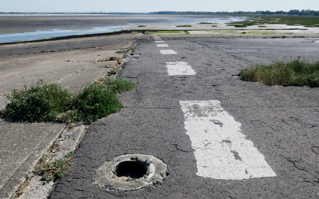 The final section (point 10 on the mastersheet) is the western slipway. Again guidelines and casings for lamps are still clearly visible.