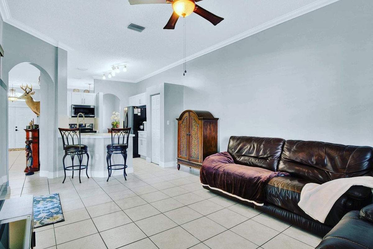 YalianSerrano's tweet photo. New 4/3 Homestead Listing offered at $318,000. Call or text me at 305-213-4680 for more info. 

Showing this Saturday from 1-3 pm

https://t.co/HNV3BXxn1B https://t.co/3RpxUcaOYa