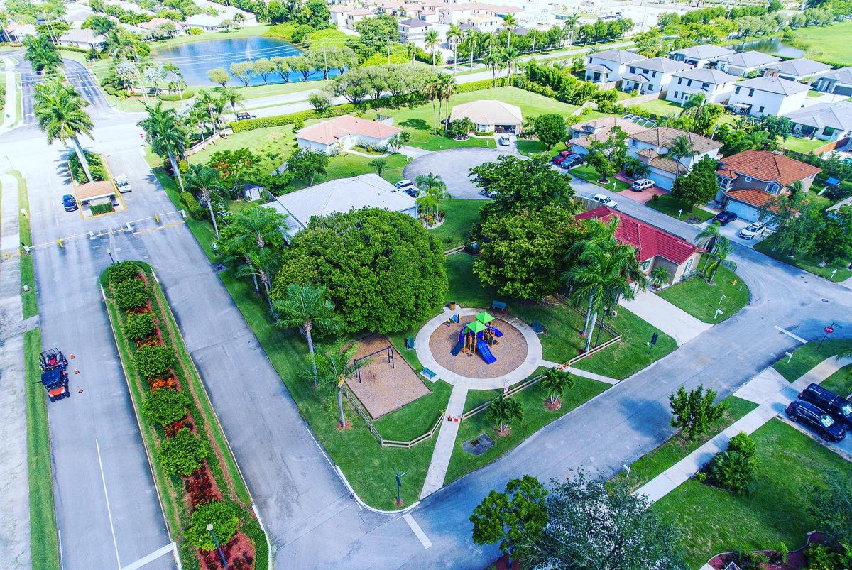YalianSerrano's tweet photo. New 4/3 Homestead Listing offered at $318,000. Call or text me at 305-213-4680 for more info. 

Showing this Saturday from 1-3 pm

https://t.co/HNV3BXxn1B https://t.co/3RpxUcaOYa