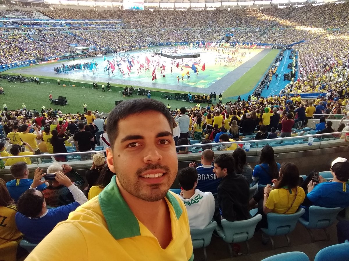 Maracanã 70 anos

Minha primeira e última final no Maraca...93 - Botafogo x Peñarol e 2019 - Brasil x Peru.