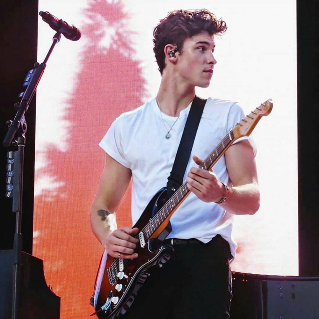 chaomendespage's tweet photo. LENDA

Shawn Mendes é o artista mais jovem a ter 2 álbuns com mais de 4 BILHÕES de streams no Spotify.

Pode vir Handwritten ser o 3°!!!

Via: @shawncharts ❤️ https://t.co/QTeZ4bXAaR