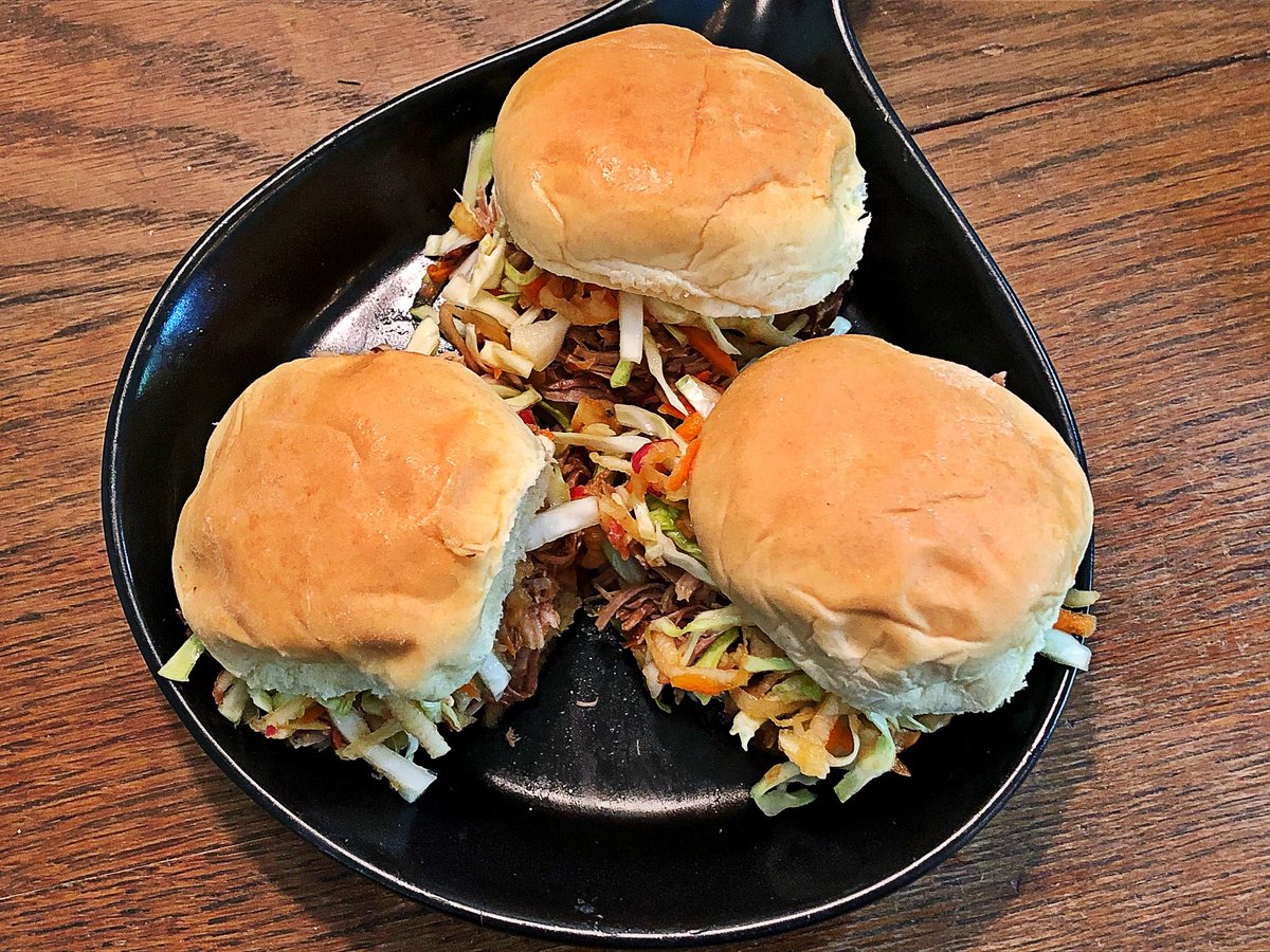 MOHealthyKids's tweet photo. JOIN US NOW for our #FathersDay Edition of #StuckatHomeSummer #TastyTuesday Snacks & More!
Todayβs Menu: #AppleSlaw to go with #PulledPorkSliders as @lfarmercooks1 & @GuyDanhoff co-host #Episode2
@MissouriPTA @SHAPE_America @MOSHAPE1 @mbutimeline
πΊ https://t.co/eLTm2ptWGs https://t.co/zE2rOEobu6